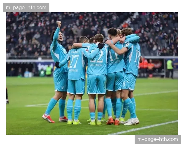 阿拉维斯5-3-2收缩防守反击，下半场高位逼抢扳回一球